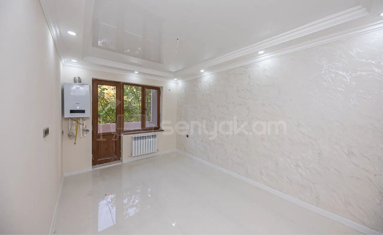 2 Սենյականոց Բնակարան, 32քմ, 2/9 հարկ, Կապիտալ Վերանորոգված