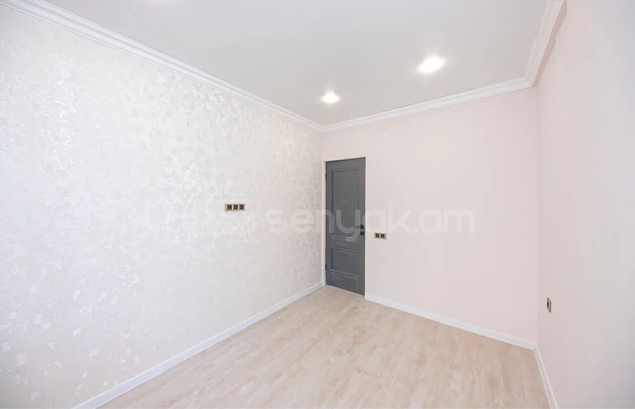 2 Սենյականոց Բնակարան, 32քմ, 2/9 հարկ, Կապիտալ Վերանորոգված