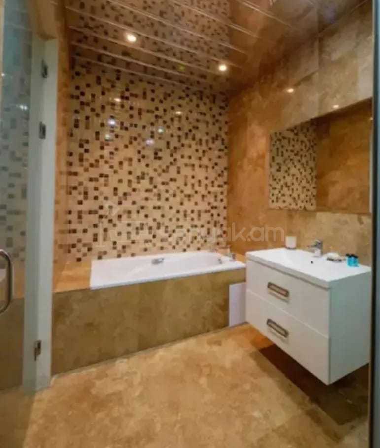 4 Սենյականոց Շքեղ Առանձնատուն, 200քմ, Լողավազանով