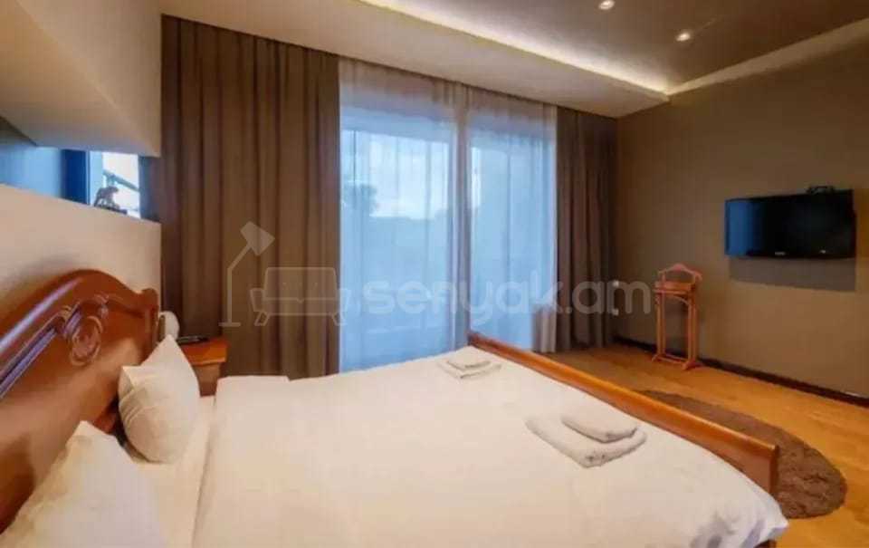 4 Սենյականոց Շքեղ Առանձնատուն, 200քմ, Լողավազանով