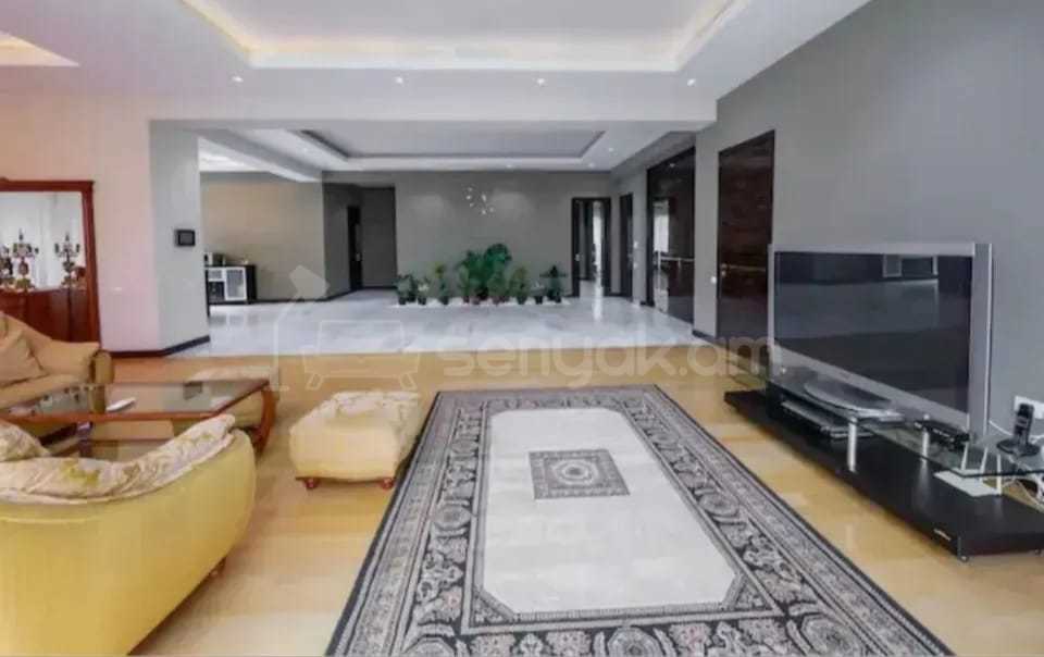 4 Սենյականոց Շքեղ Առանձնատուն, 200քմ, Լողավազանով