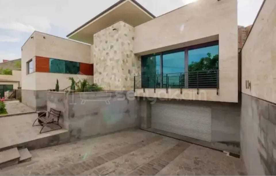 4 Սենյականոց Շքեղ Առանձնատուն, 200քմ, Լողավազանով