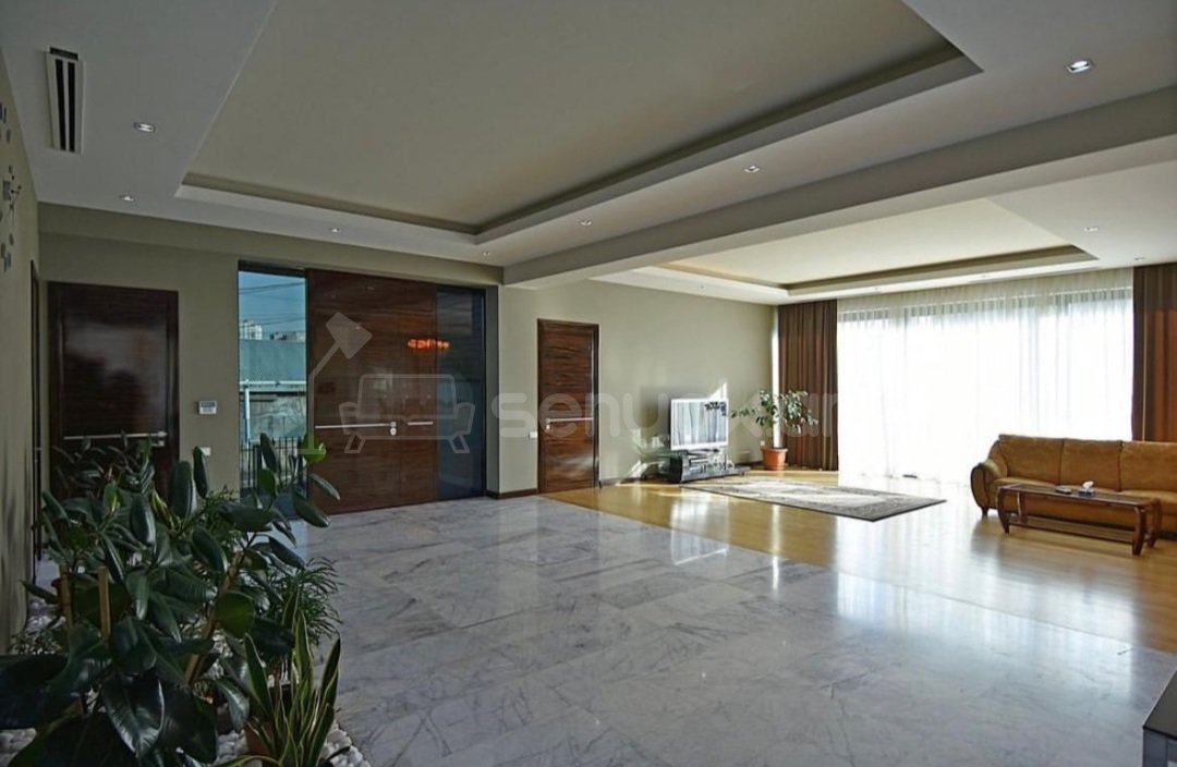 4 Սենյականոց Շքեղ Առանձնատուն, 200քմ, Լողավազանով