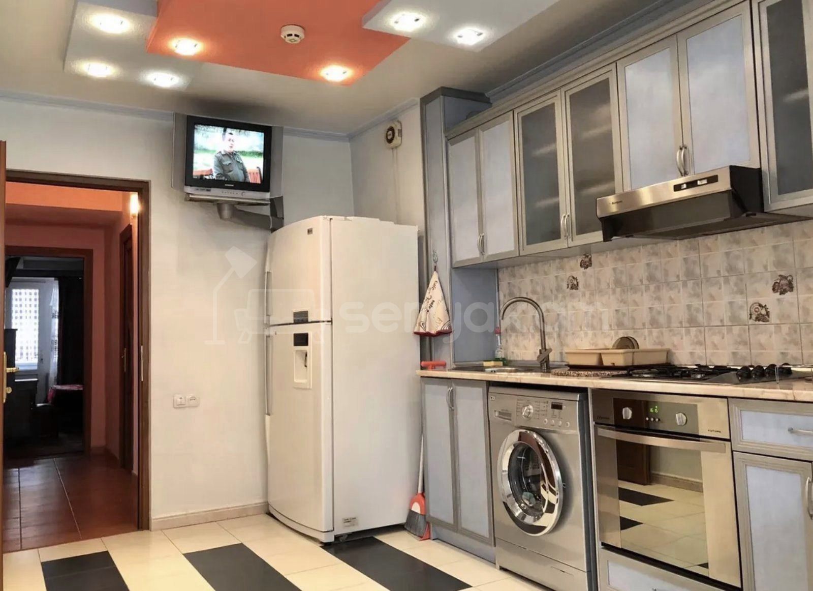 2 Սենյականոց Բնակարան, 70քմ, 3/10 հարկ, Դիզայներական Վերանորոգված, Կահավորված, Արևկող