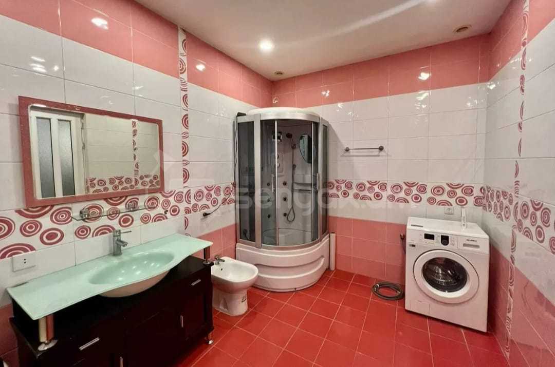 5 Սենյականոց Շքեղ Առանձնատուն, 200քմ, Լողավազանով