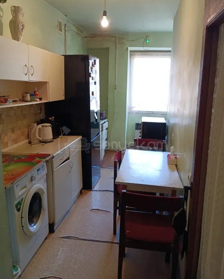 4 Սենյականոց Բնակարան, 90քմ, 7/9 հարկ, Նորմալ Վիճակում