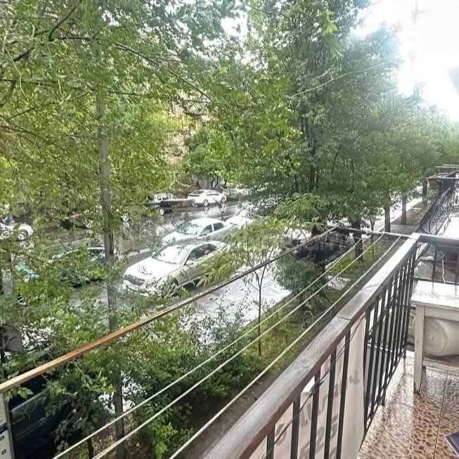 1 Սենյականոց Բնակարան Քարե Շենքում, 33քմ, 2/5 հարկ, Կոսմետիկ Վերանորոգված