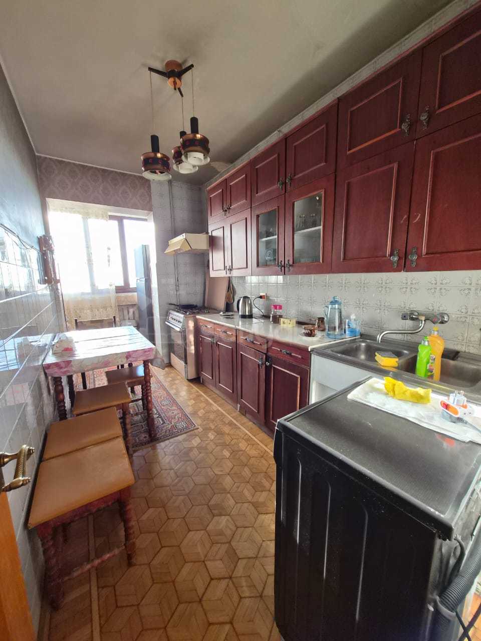 3 Սենյականոց Բնակարան, 80քմ, 6/9 հարկ, Նորմալ Վիճակում, Կահավորված, Արևկող