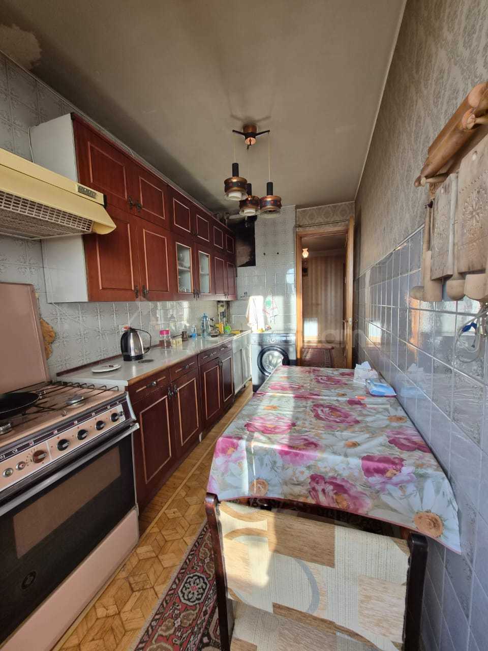 3 Սենյականոց Բնակարան, 80քմ, 6/9 հարկ, Նորմալ Վիճակում, Կահավորված, Արևկող