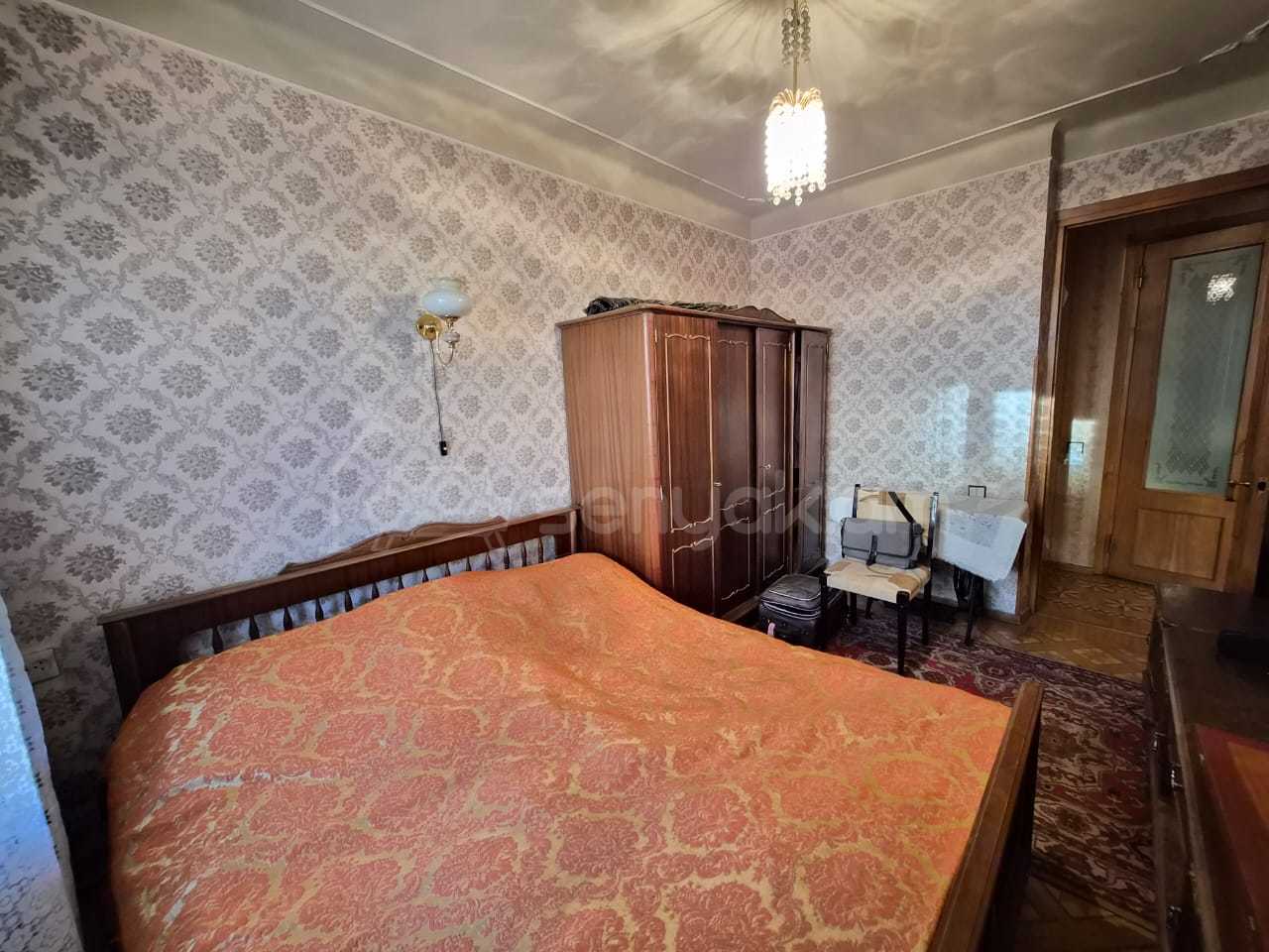 3 Սենյականոց Բնակարան, 80քմ, 6/9 հարկ, Նորմալ Վիճակում, Կահավորված, Արևկող