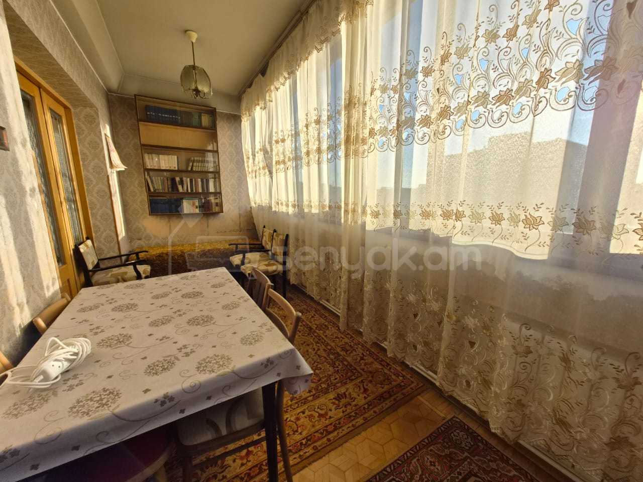 3 Սենյականոց Բնակարան, 80քմ, 6/9 հարկ, Նորմալ Վիճակում, Կահավորված, Արևկող