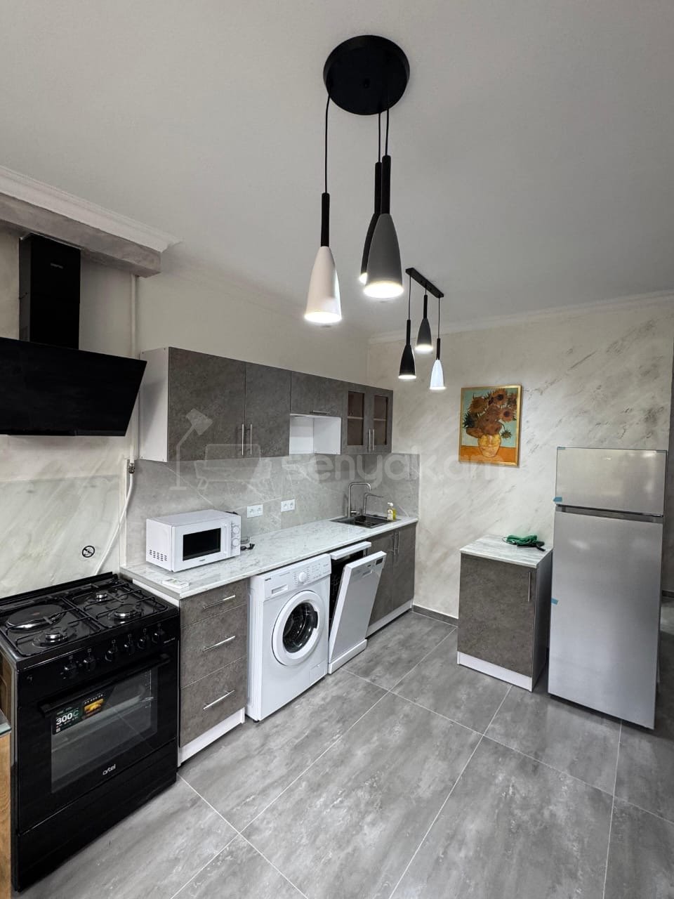 2 Սենյականոց Բնակարան Քարե Շենքում, 40քմ, 3/9 հարկ, Կապիտալ Վերանորոգված, Կահավորված