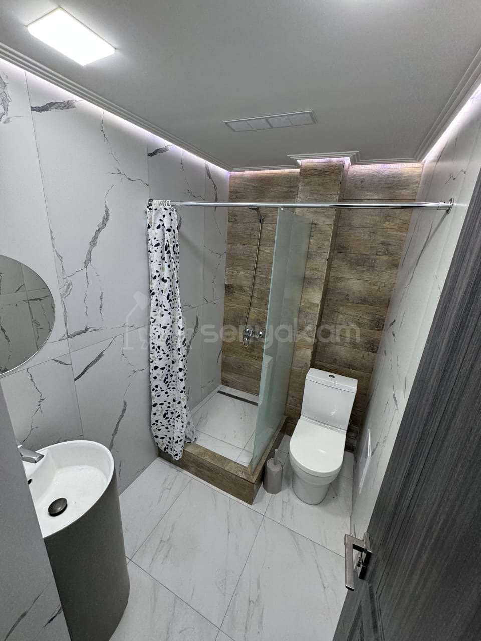 2 Սենյականոց Բնակարան Քարե Շենքում, 40քմ, 3/9 հարկ, Կապիտալ Վերանորոգված, Կահավորված