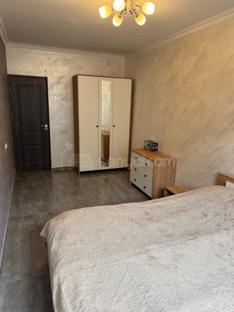 2 Սենյականոց Բնակարան Քարե Շենքում, 40քմ, 3/9 հարկ, Կապիտալ Վերանորոգված, Կահավորված