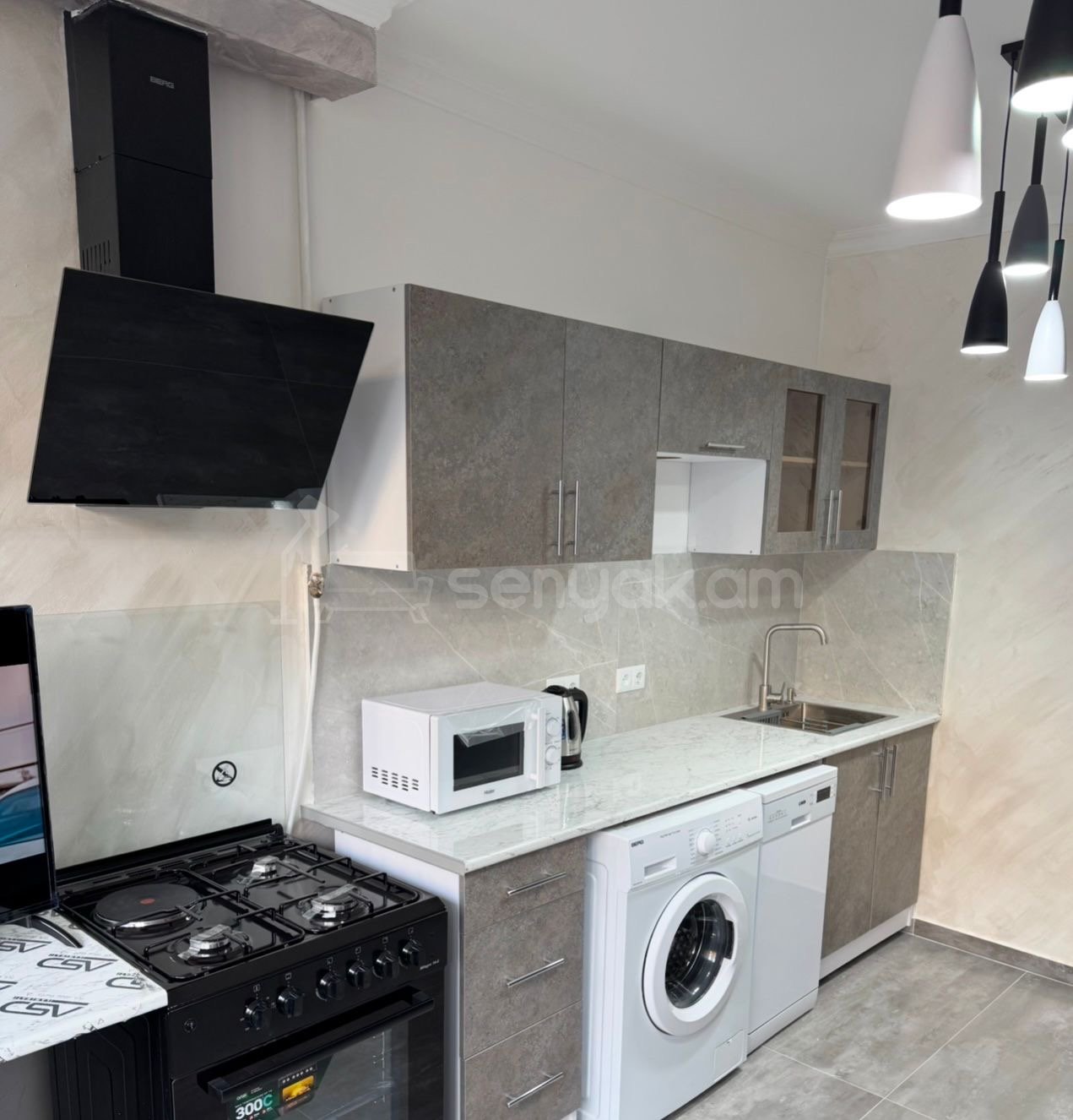 2 Սենյականոց Բնակարան Քարե Շենքում, 40քմ, 3/9 հարկ, Կապիտալ Վերանորոգված, Կահավորված