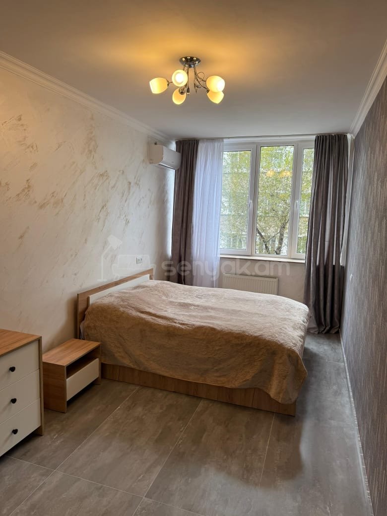 2 Սենյականոց Բնակարան Քարե Շենքում, 40քմ, 3/9 հարկ, Կապիտալ Վերանորոգված, Կահավորված