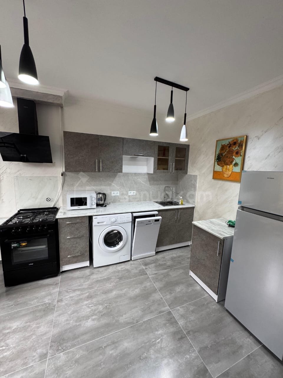 2 Սենյականոց Բնակարան Քարե Շենքում, 40քմ, 3/9 հարկ, Կապիտալ Վերանորոգված, Կահավորված