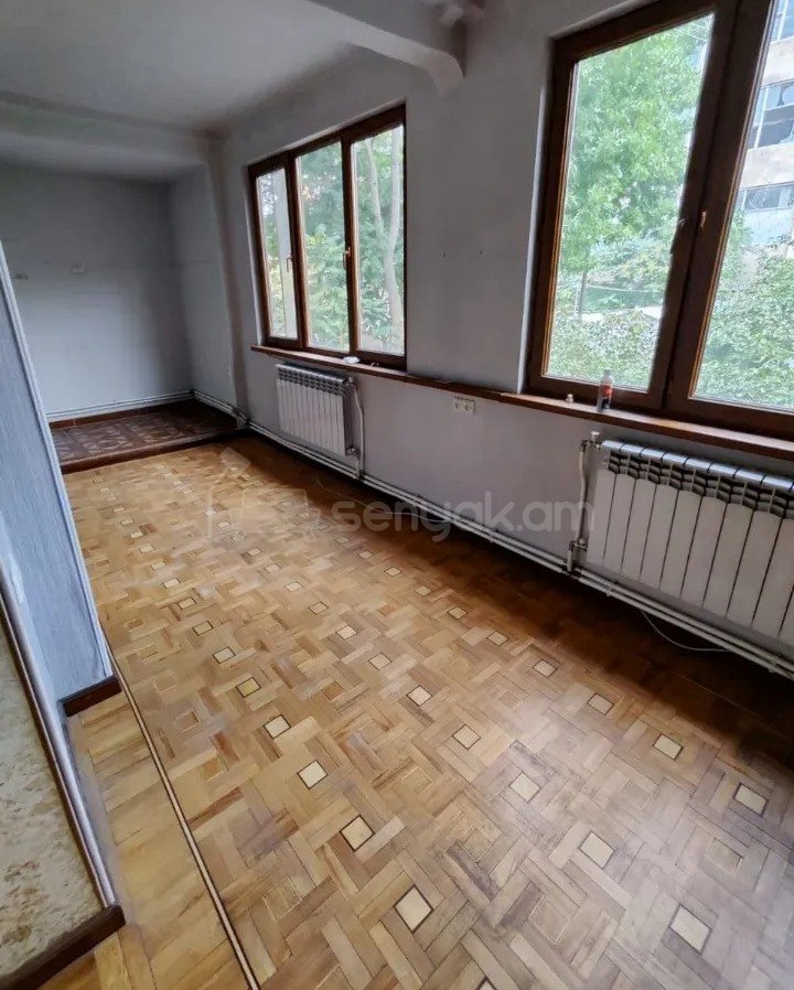 3 Սենյականոց Բնակարան Քարե Շենքում, 75քմ, 2/5 հարկ, Կապիտալ Վերանորոգված