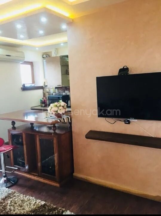 2 Սենյականոց Բնակարան Քարե Շենքում, 68քմ, 2/5 հարկ, Կապիտալ Վերանորոգված, Կահավորված