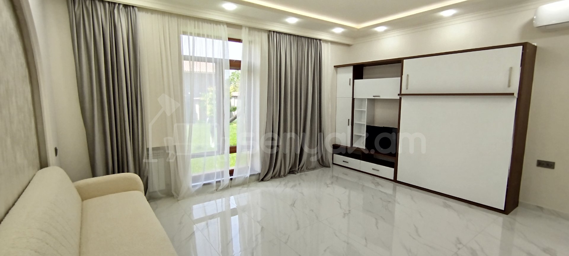 4 Սենյականոց Շքեղ Առանձնատուն, 300քմ, Լողավազանով