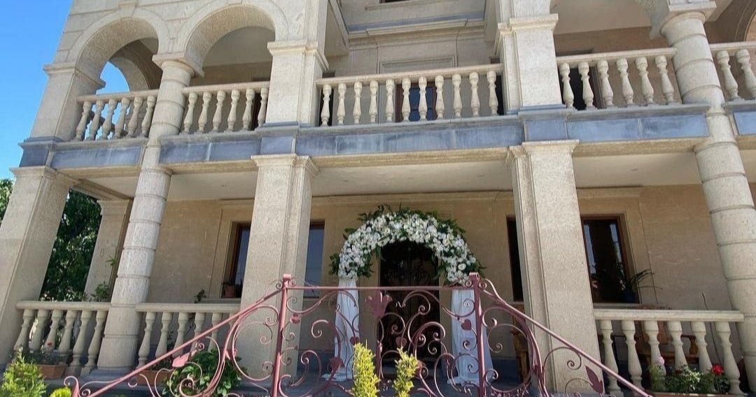 4 Սենյականոց Շքեղ Առանձնատուն, 300քմ, Լողավազանով