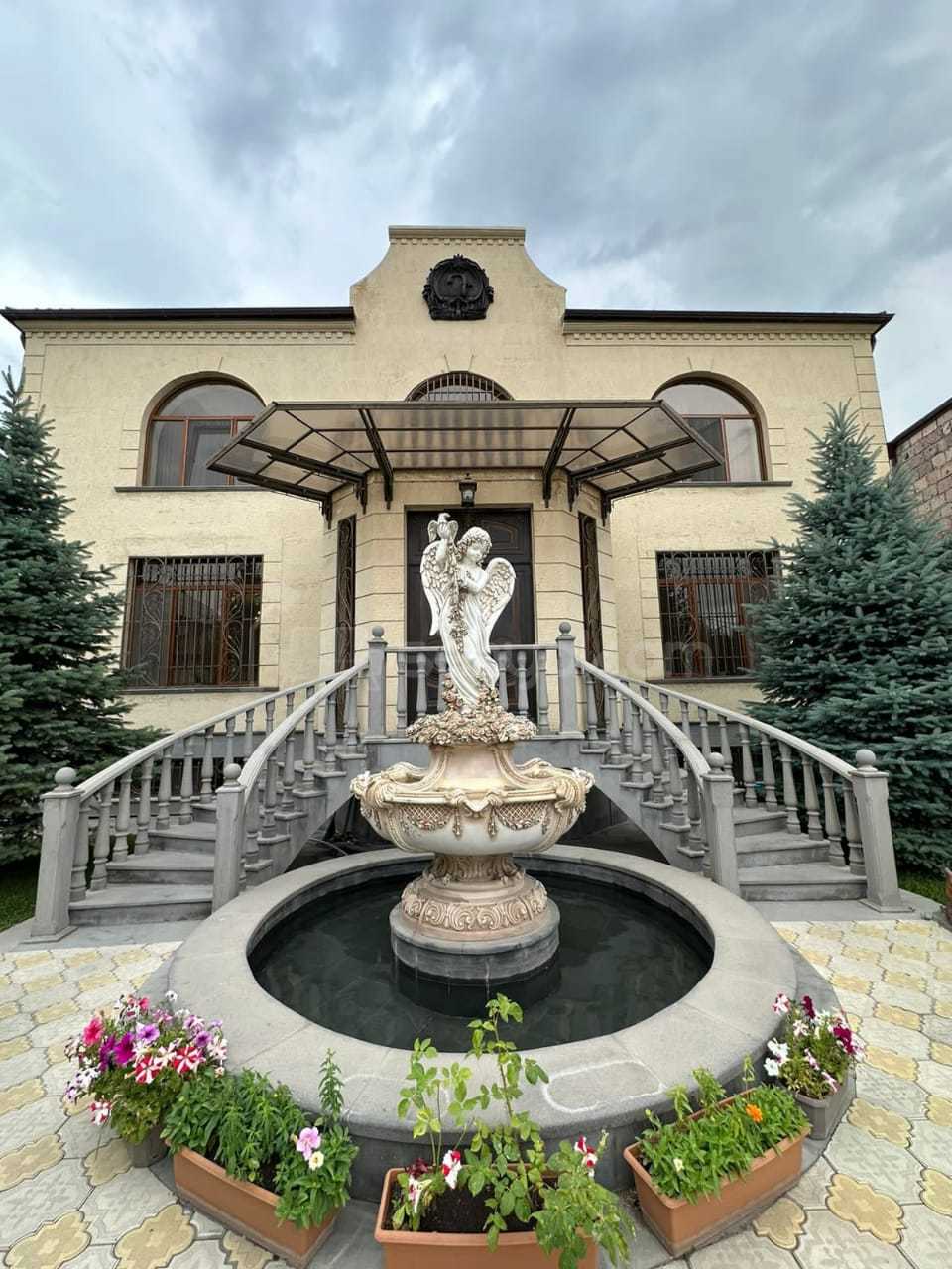 5 Սենյականոց Շքեղ Առանձնատուն, 200քմ, Լողավազանով