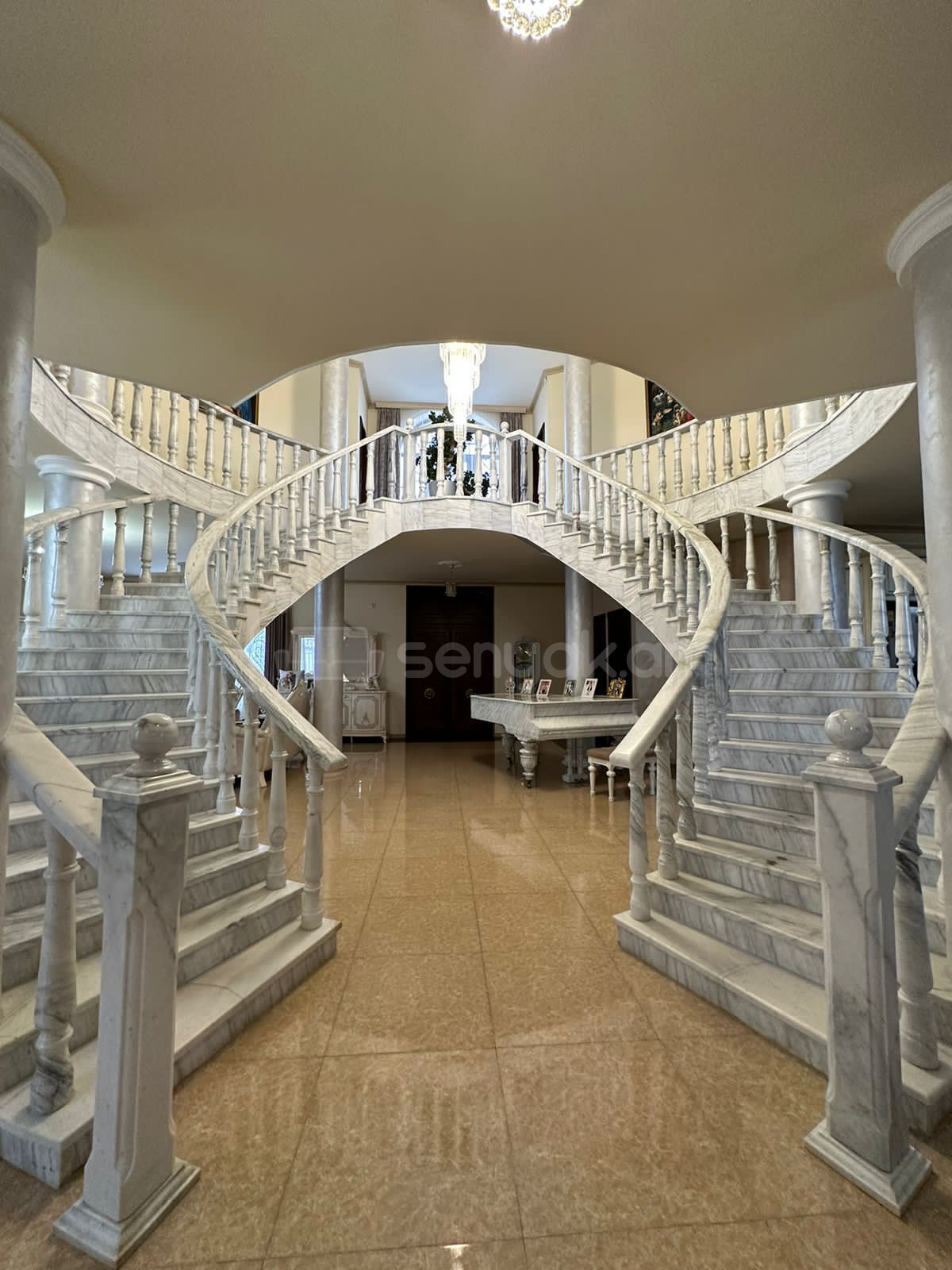 5 Սենյականոց Շքեղ Առանձնատուն, 200քմ, Լողավազանով