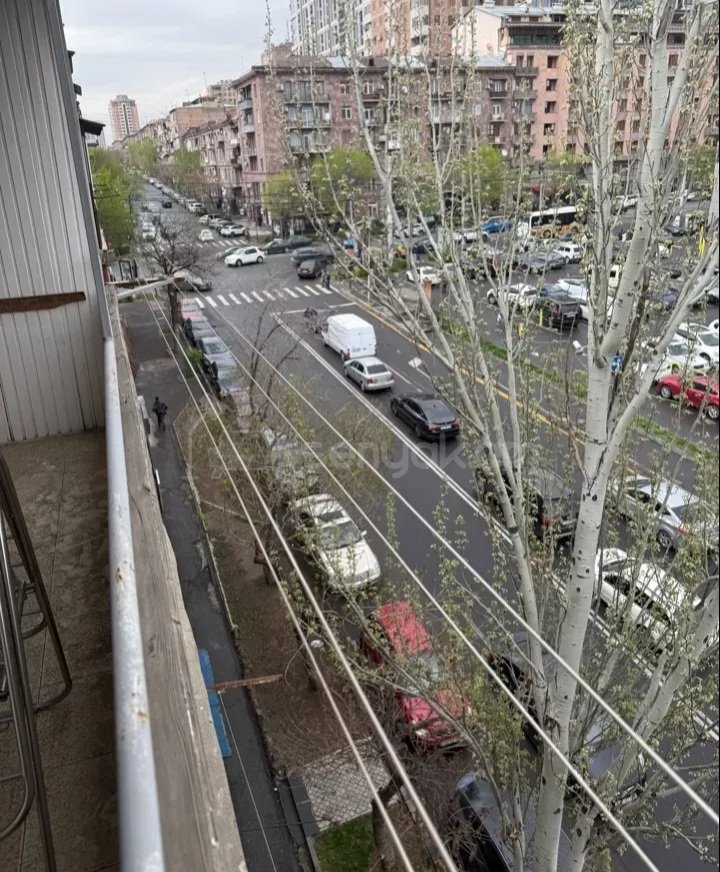 1 Սենյականոց Բնակարան Քարե Շենքում, 35քմ, 5/5 հարկ, Կոսմետիկ Վերանորոգված