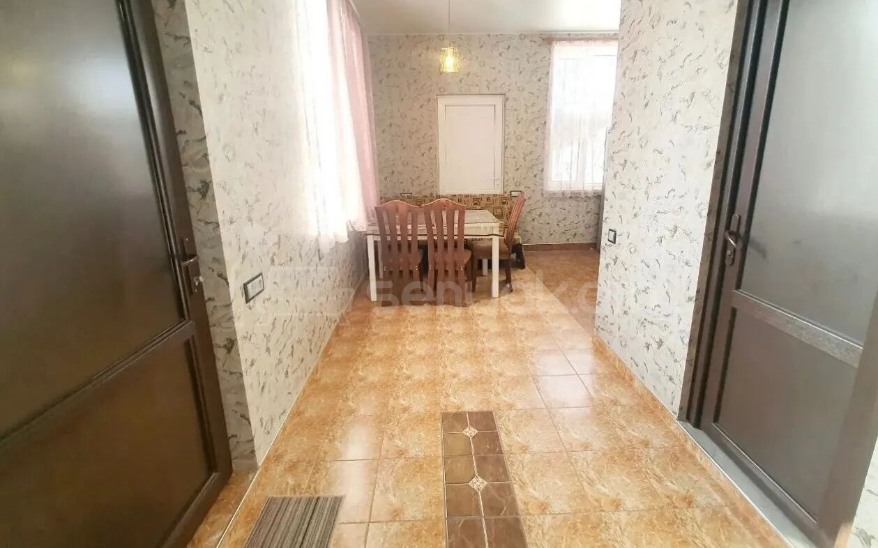 2 Սենյականոց Բնակարան Քարե Շենքում, 50քմ, 3/3 հարկ, Կապիտալ Վերանորոգված, Կահավորված