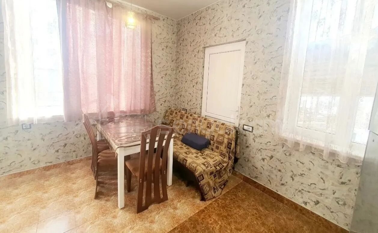 2 Սենյականոց Բնակարան Քարե Շենքում, 50քմ, 3/3 հարկ, Կապիտալ Վերանորոգված, Կահավորված