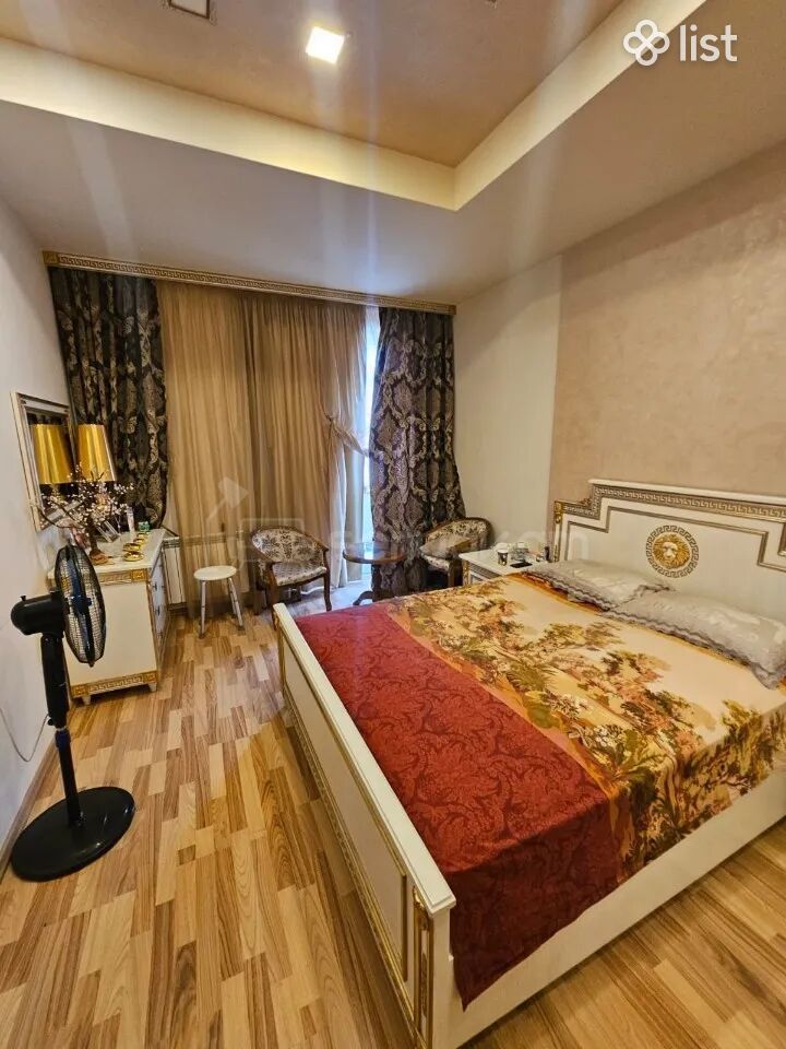 4 Սենյականոց Բնակարան Քարե Շենքում, 109քմ, 4/4 հարկ, Կապիտալ Վերանորոգված