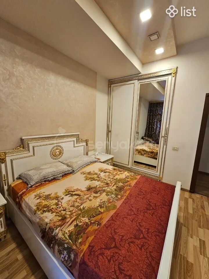 4 Սենյականոց Բնակարան Քարե Շենքում, 109քմ, 4/4 հարկ, Կապիտալ Վերանորոգված