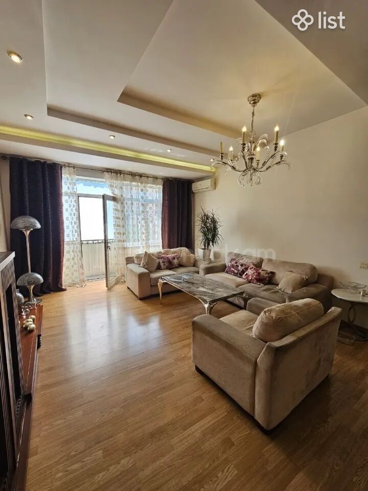 4 Սենյականոց Բնակարան Քարե Շենքում, 109քմ, 4/4 հարկ, Կապիտալ Վերանորոգված