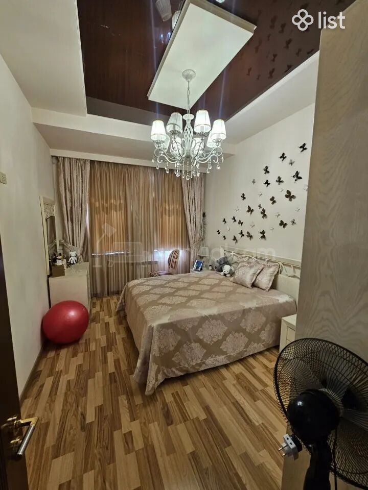 4 Սենյականոց Բնակարան Քարե Շենքում, 109քմ, 4/4 հարկ, Կապիտալ Վերանորոգված