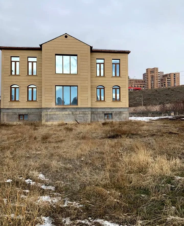 6 Սենյականոց Սեփական Տուն, 750քմ