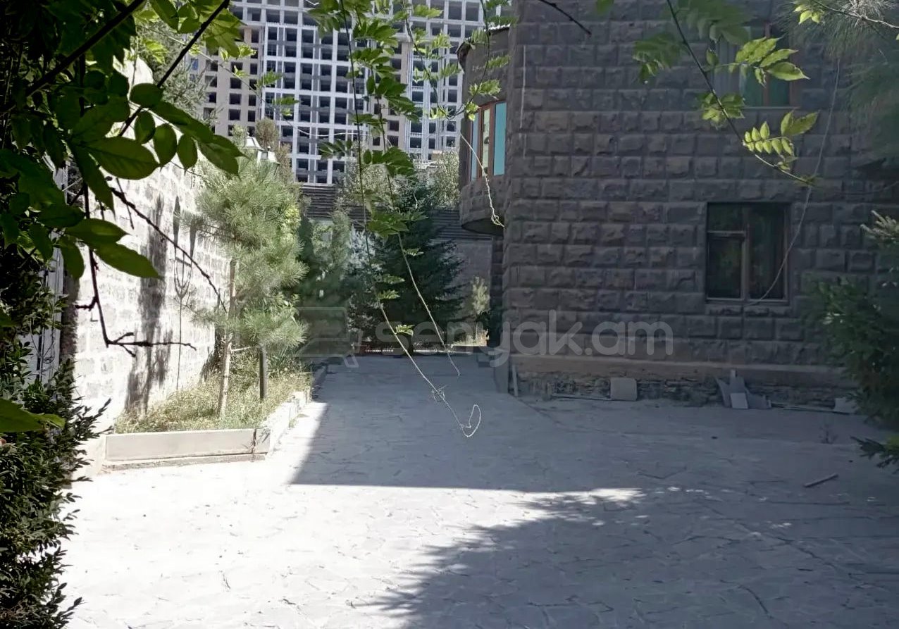 6 Սենյականոց Սեփական Տուն, 400քմ, Կապիտալ Վերանորոգված, Ավտոտնակով