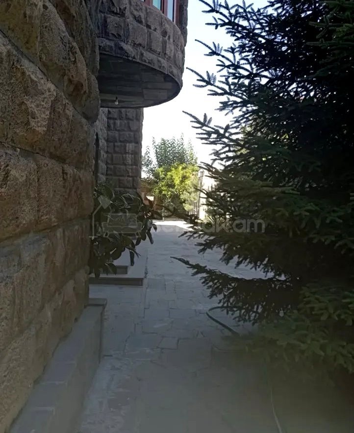 6 Սենյականոց Սեփական Տուն, 400քմ, Կապիտալ Վերանորոգված, Ավտոտնակով