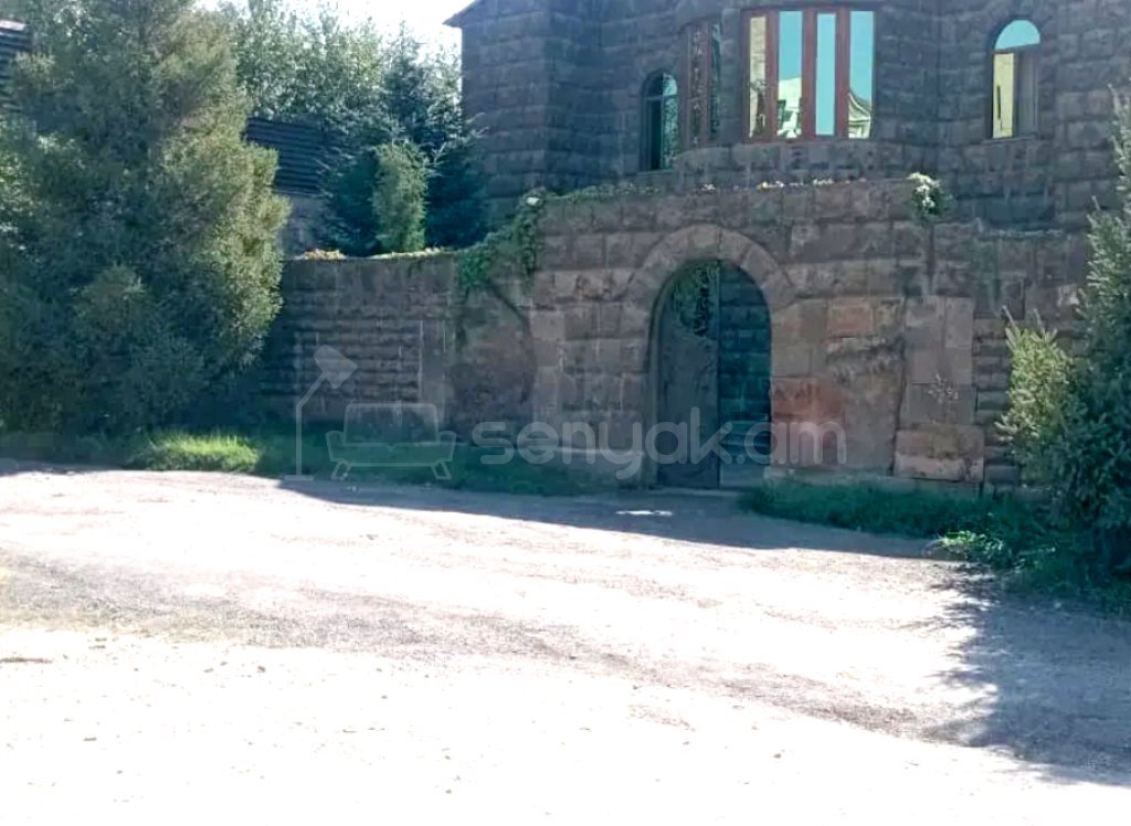 6 Սենյականոց Սեփական Տուն, 400քմ, Կապիտալ Վերանորոգված, Ավտոտնակով