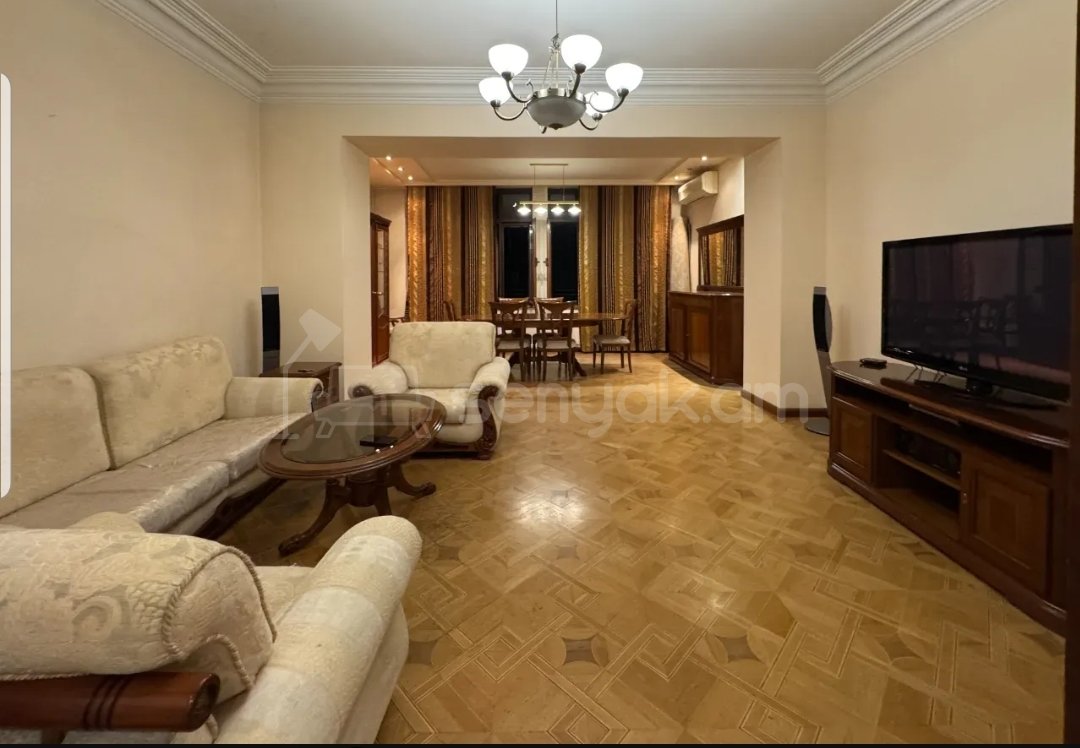 3 Սենյականոց Բնակարան Քարե Շենքում, 105քմ, 3/4 հարկ, Կապիտալ Վերանորոգված, Կահավորված, Արևկող