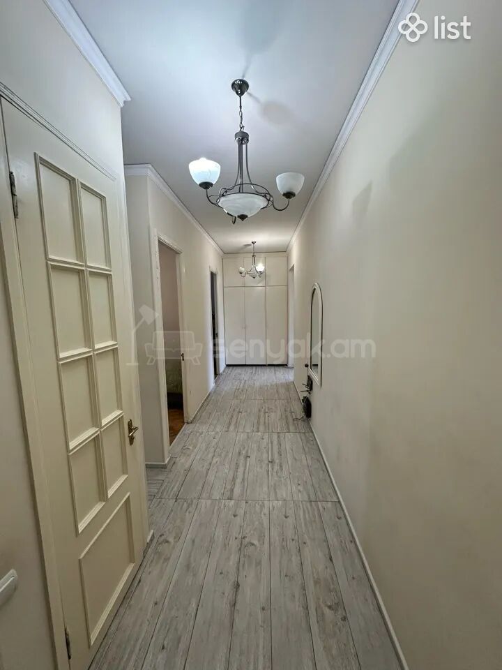 3 Սենյականոց Բնակարան Քարե Շենքում, 100քմ, 4/5 հարկ, Կապիտալ Վերանորոգված