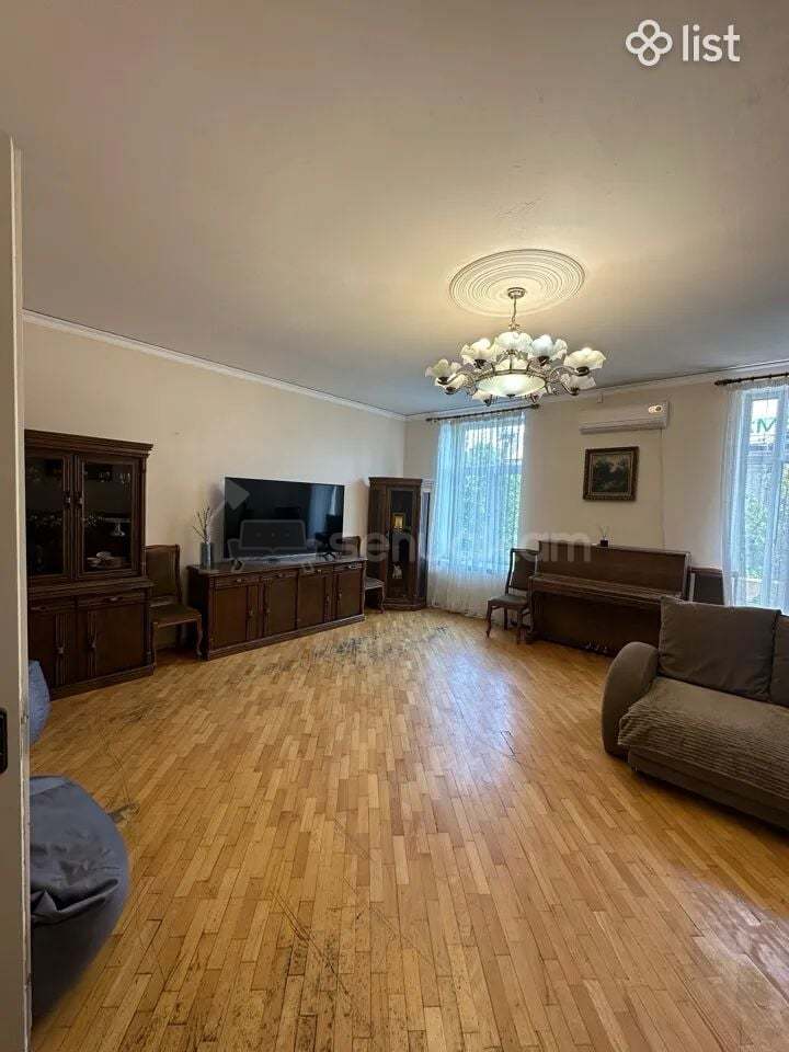 3 Սենյականոց Բնակարան Քարե Շենքում, 100քմ, 4/5 հարկ, Կապիտալ Վերանորոգված