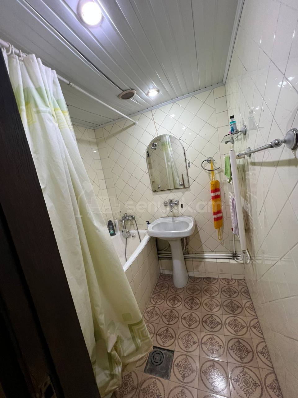 4 Սենյականոց Բնակարան, 90քմ, 5/9 հարկ, Կապիտալ Վերանորոգված, Կահավորված, Արևկող