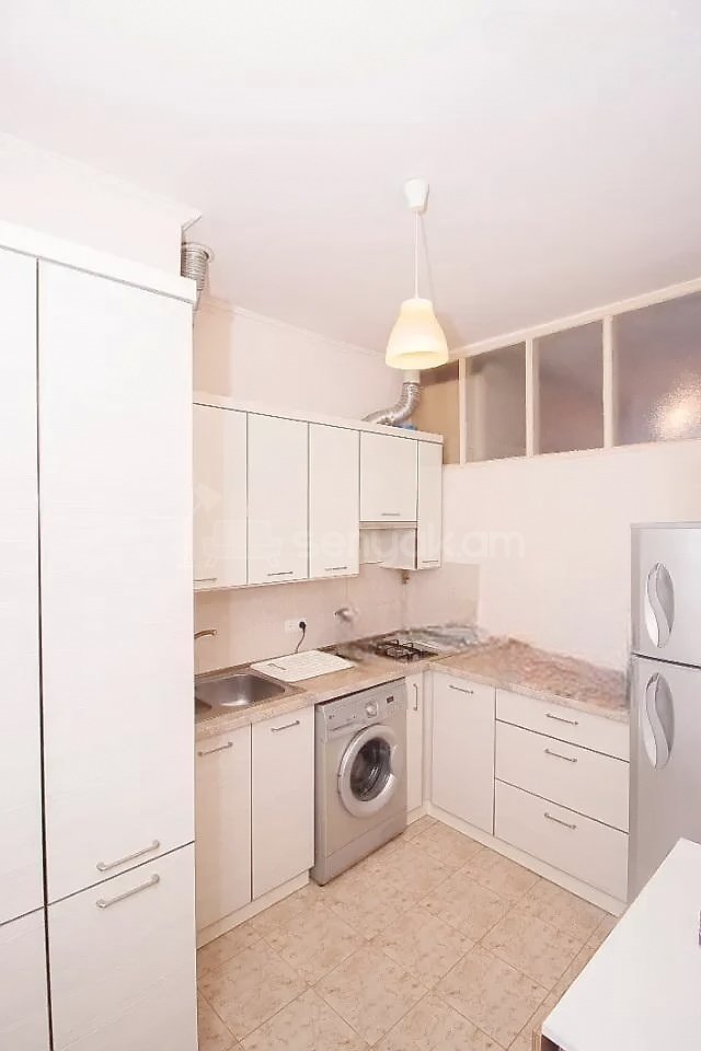 1 Սենյականոց Բնակարան, 40քմ, 9/9 հարկ, Կոսմետիկ Վերանորոգված