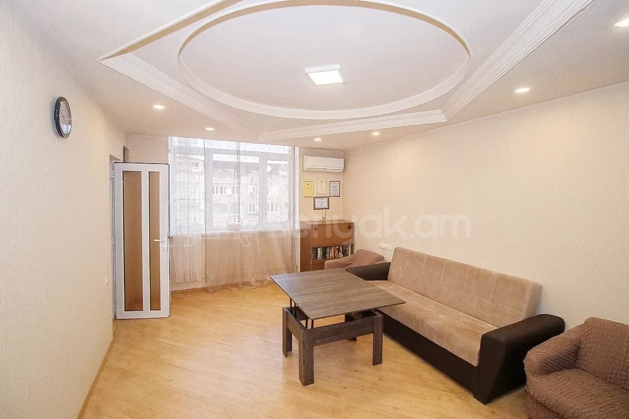 1 Սենյականոց Բնակարան, 40քմ, 9/9 հարկ, Կոսմետիկ Վերանորոգված