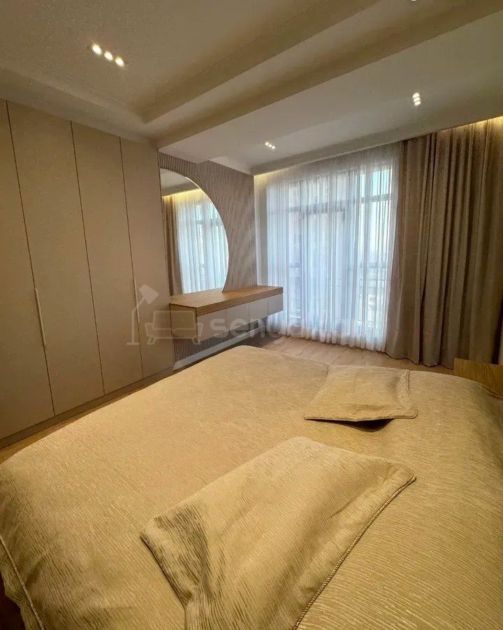 4 Սենյականոց Բնակարան Նորակառույցում, 113քմ, 9/14 հարկ, Դիզայներական Վերանորոգված, Կահավորված, Արևկող