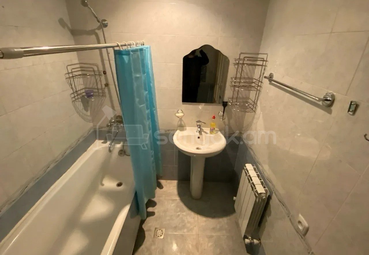 3 Սենյականոց Բնակարան, 65քմ, 6/9 հարկ, Նորմալ Վիճակում