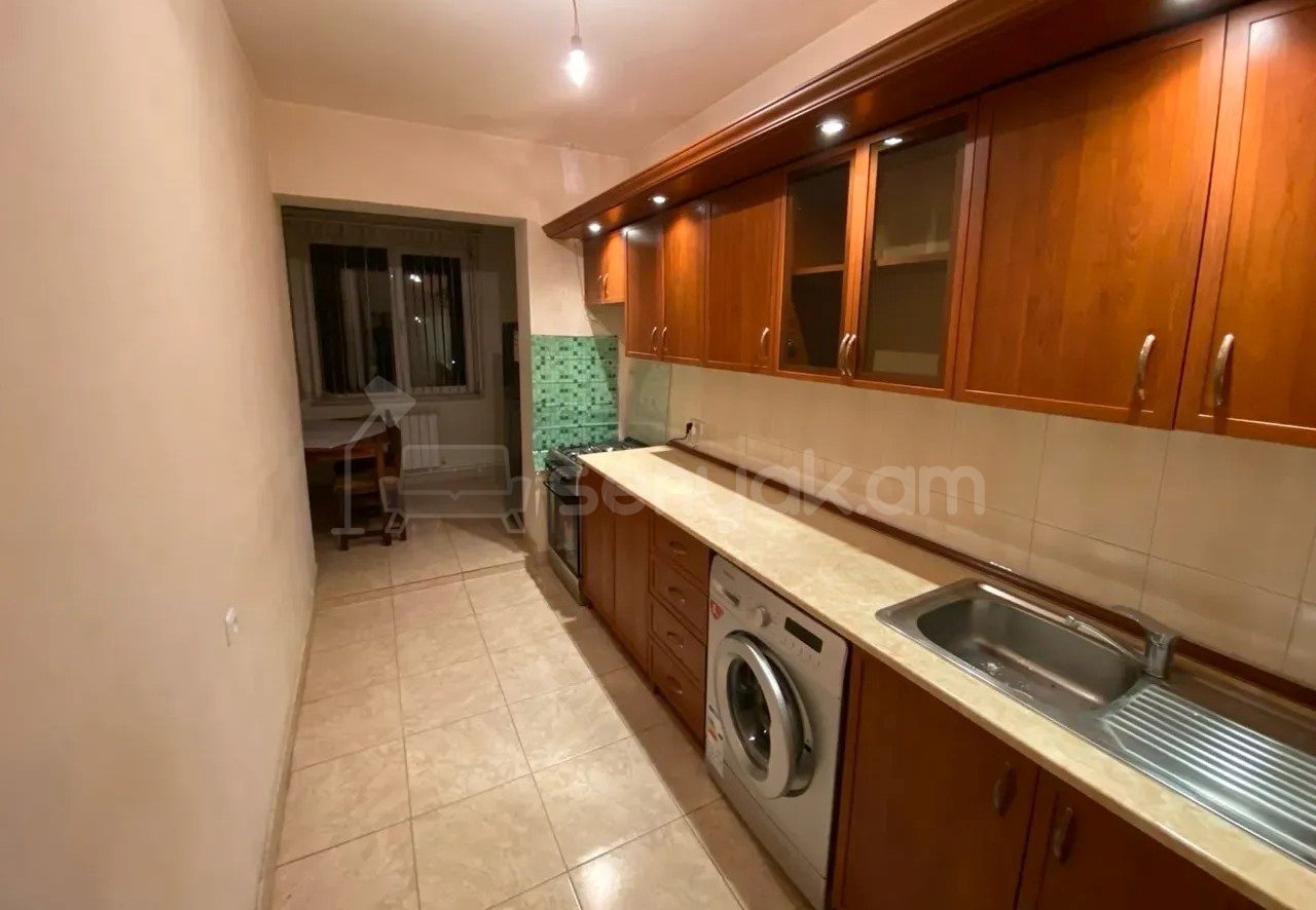 3 Սենյականոց Բնակարան, 65քմ, 6/9 հարկ, Նորմալ Վիճակում