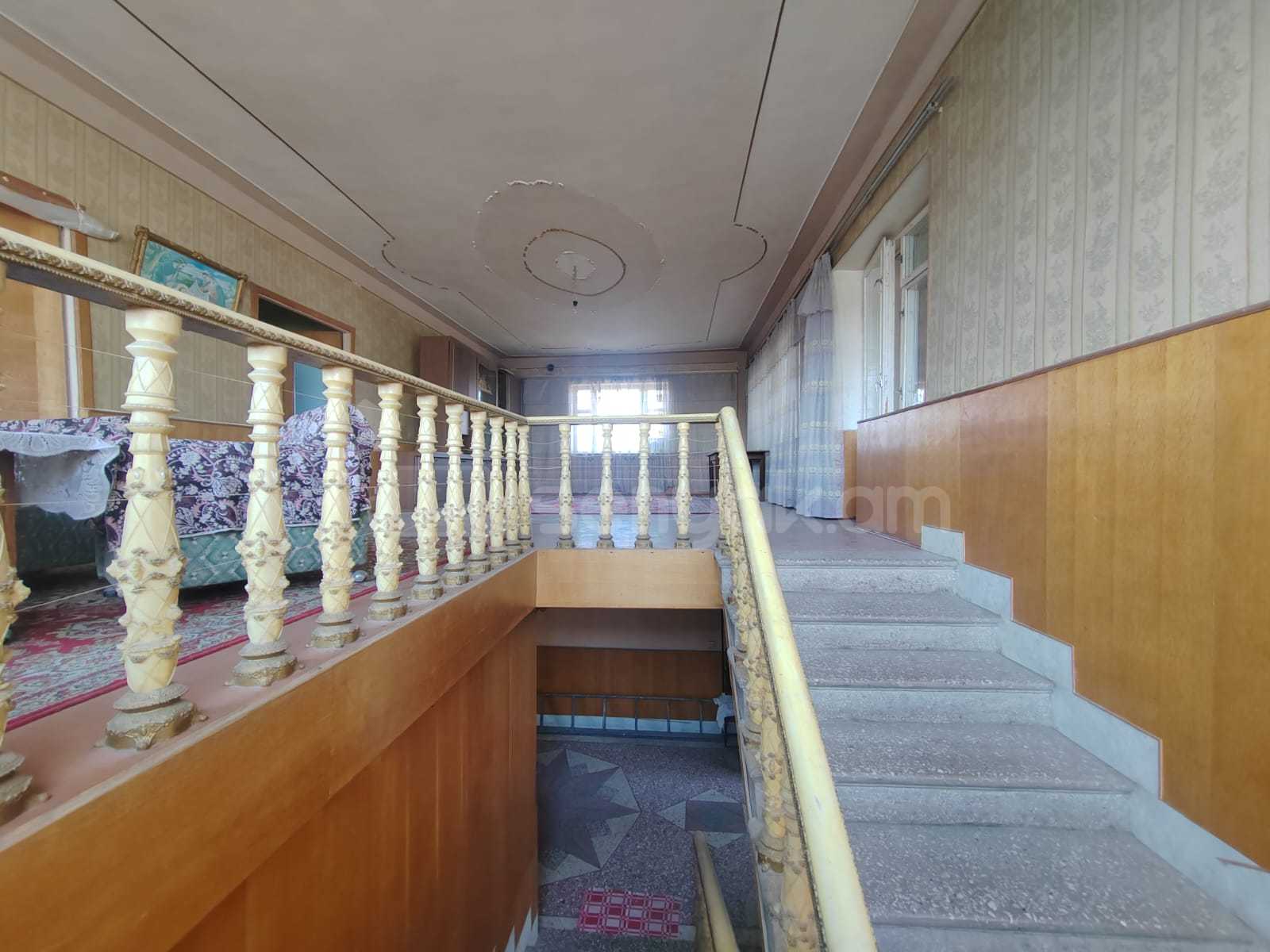 6 Սենյականոց Սեփական Տուն, 274քմ, Կոսմետիկ Վերանորոգված