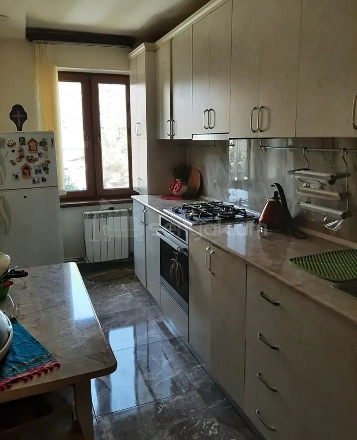 3 Սենյականոց Բնակարան, 76քմ, 4/9 հարկ, Կապիտալ Վերանորոգված, Կահավորված, Արևկող