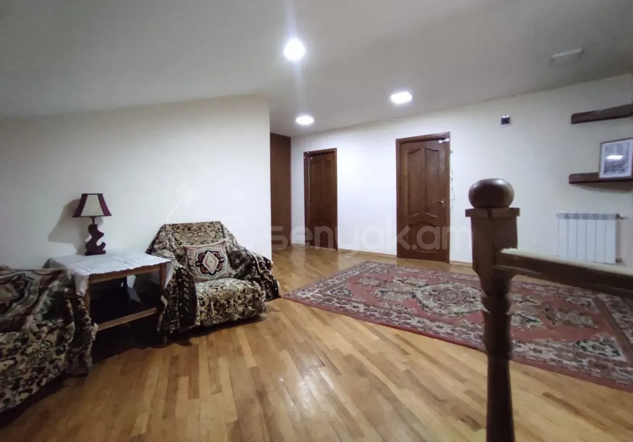 6 Սենյականոց Սեփական Տուն, 250քմ, Կոսմետիկ Վերանորոգված